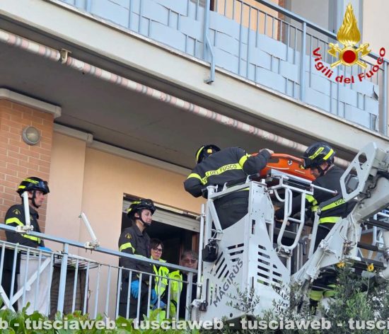 Civitavecchia - Intervento dei vigili del fuoco in via Padri Domenicani