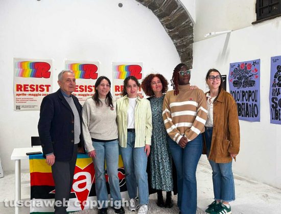 Enrico Mezzetti, Sandra Gasbarri e membri del circolo Arci