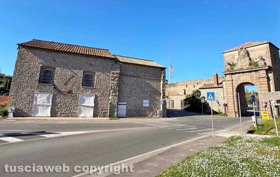 Viterbo - Edificio fuori porta Faul