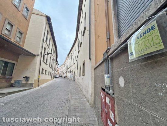 La città allo sbando e fuori controllo - Via Emilio Bianchi