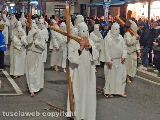 Civitavecchia - I penitenti della processione del Cristo morto