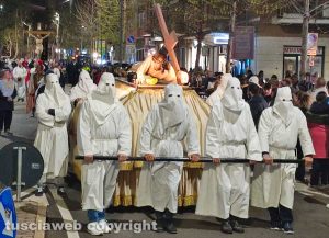 Civitavecchia - I penitenti della processione del Cristo morto