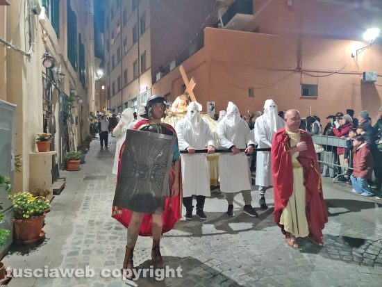 Civitavecchia - I penitenti della processione del Cristo morto