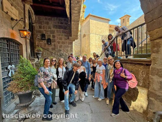 Viterbo - Turisti nel centro storico
