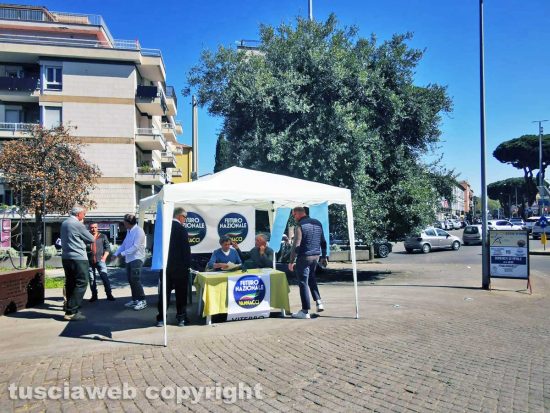 Viterbo - Il gazebo di Futuro nazionale