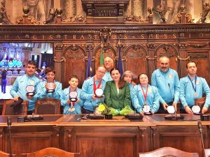 La sindaca Frontini premia gli atleti della ASD Sorrisi che Nuotano Eta Beta ODV