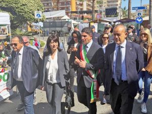 Aurigemma con Angelilli e Grando alla sagra del carciofo di Ladispoli