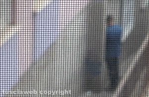 Viterbo - Un uomo urina in centro