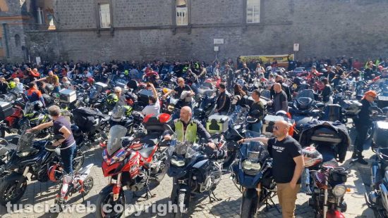 Viterbo - Benedizione delle moto, in piazza San Lorenzo dodicesima edizione con 500 partecipanti