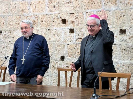 Il vescovo Marco Salvi e don Augusto Mascagna