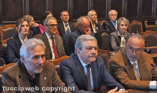 Viterbo - Consiglio straordinario 80 anni - Al centro Meroi e dietro Gabbianellli