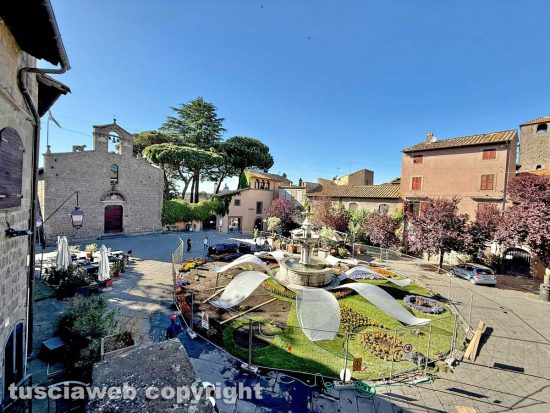 San Pellegrino in fiore prende forma - Piazza del Gesù
