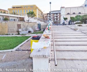 Civitavecchia - Degrado e abbandono rifiuti alla Marina