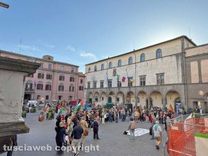 Flotilla fermata nel Mediterraneo, protesta a piazza del Comune