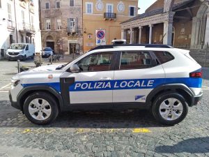 Civita Castellana - La nuova auto elettrica della polizia locale