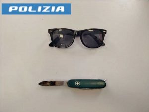 Viterbo - Polizia - Gli occhiali e il coltellino multiuso