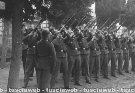Viterbo - Il funerale del pilota tedesco Peter Fischer il 13 marzo 1944