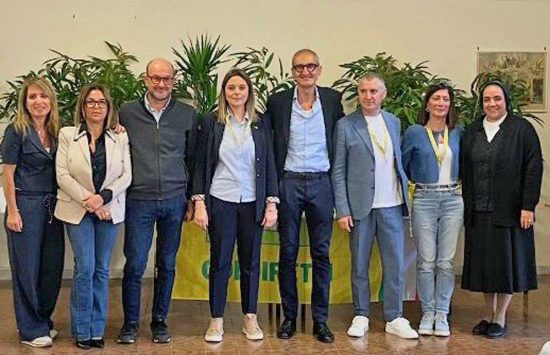 Montefiascone - La consegna della piante agli studenti