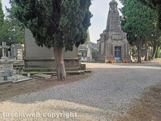 Viterbo - Il cimitero comunale - L'area dove venne celebrato il funerale del pilota tedesco Peter Fischer nel 1944