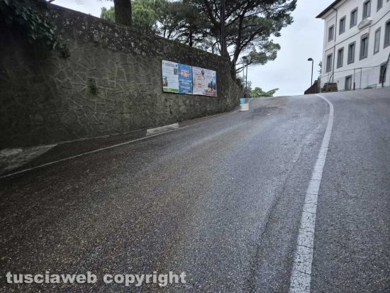 Montefiascone - Veicolo perde gasolio - Il tratto di via Bandita interessato