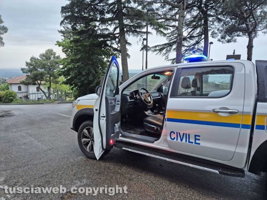 Montefiascone - Veicolo perde gasolio - Il tratto di via Bandita interessato - L'intervento della protezione civile