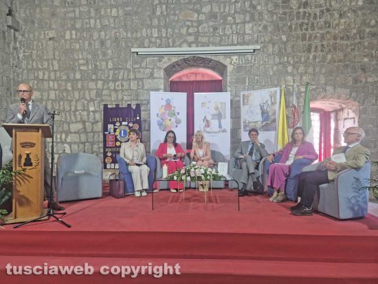 Montefiascone - La presentazione del libro "Pagine di scuola"