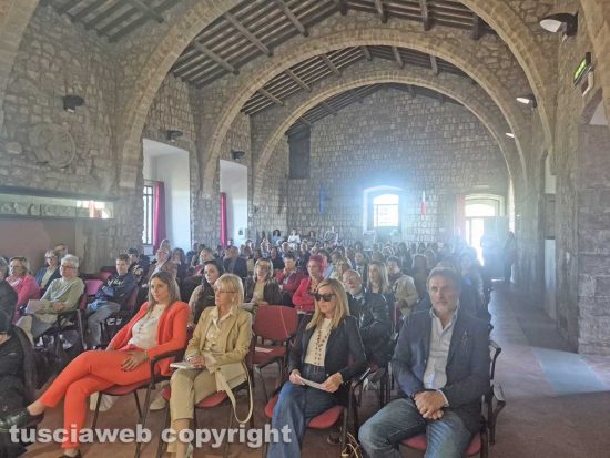 Montefiascone - La presentazione del libro "Pagine di scuola"