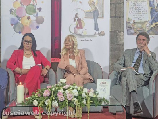 Montefiascone - La presentazione del libro "Pagine di scuola" - L'intervento della sindaca Giulia De Santis