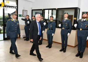 Il prefetto Sergio Pomponio in visita al comando provinciale della guardia di finanza