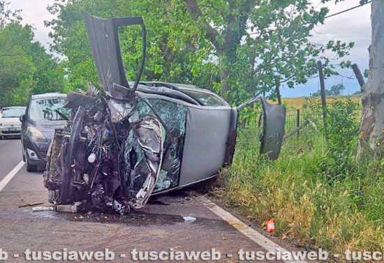 Nepi - Perde il controllo dell'auto e si ribalta sulla Nepesina