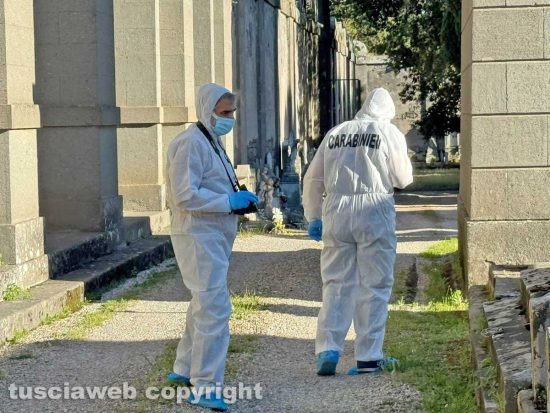 Viterbo - Si uccide con un colpo di pistola davanti al cimitero - Le indagini dei carabinieri