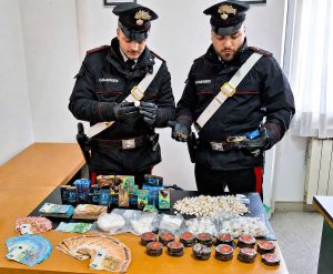 Santa Marinella - Carabinieri La droga- sequestrata
