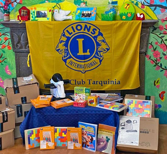 Tarquinia - Il Lions Club dona materiale per il Centro Alzheimer