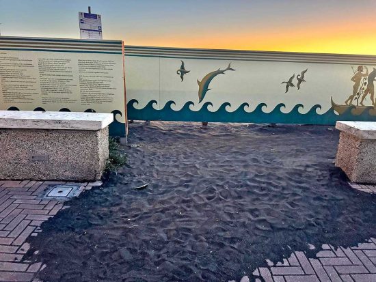 Tarquinia - Lido - Rimossi alcuni pannelli sul lungomare