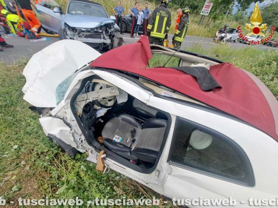 Scontro tra due auto sulla Braccianese Claudia, due feriti gravi