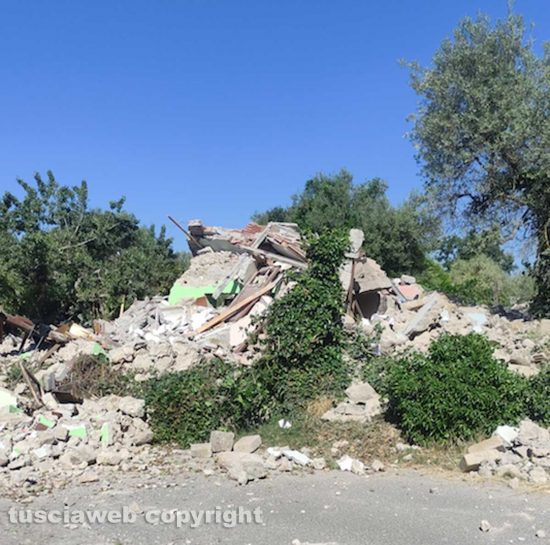 Bolsena - Forte esplosione distrugge casa