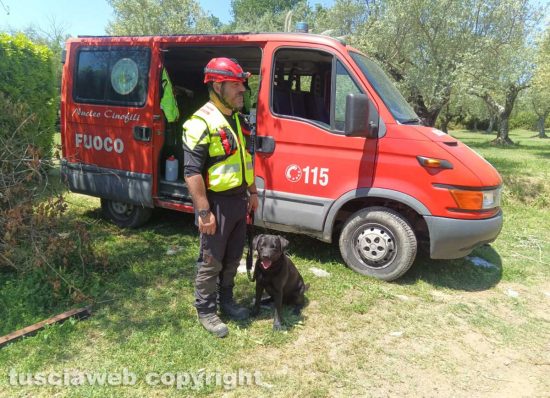 Bolsena - Forte esplosione distrugge casa - Gruppo cinofilo