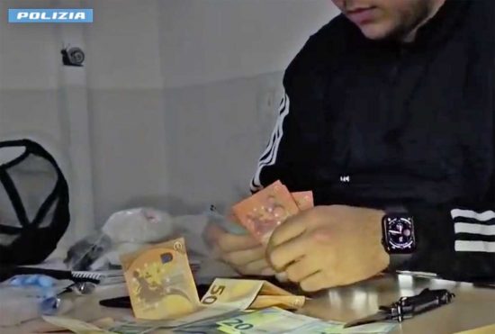 Maxi operazione di polizia - 450 chili di droga sequestrata e 1335 arresti