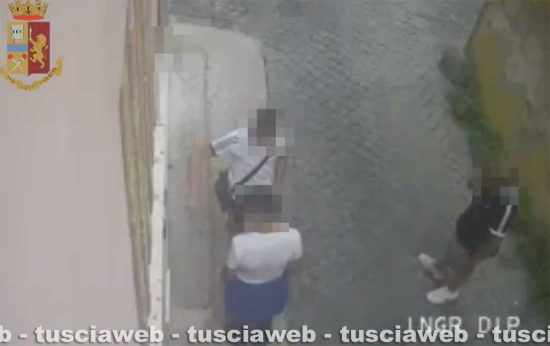 Viterbo – Scritte sul muro contro le forze dell’ordine