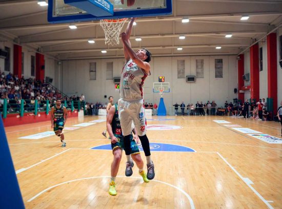Una fase del match tra Angri e Monopoli, gara 1 dei quarti di finale