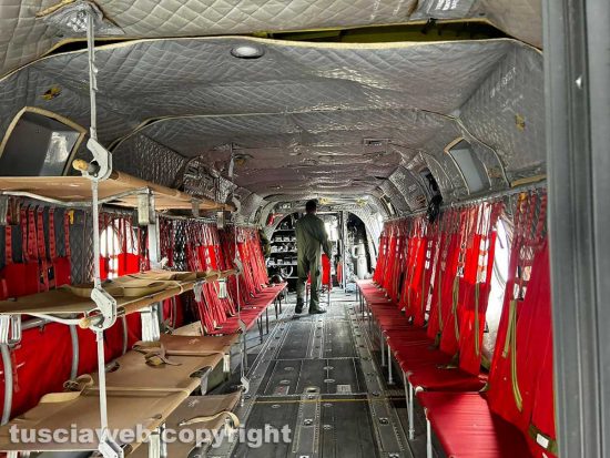 Viterbo - Aviazione dell'esercito - Elicottero Ch-47 Chinook nel museo del centro addestrativo