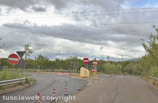 Viterbo - Svincolo chiuso in strada Terme, direzione Orte