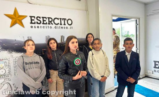 Viterbo - Aviazione dell'esercito - La giunta comunale dei bambini 