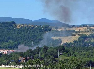 Auto in fiamme sull’A1 tra Attigliano e Orte, traffico in tilt