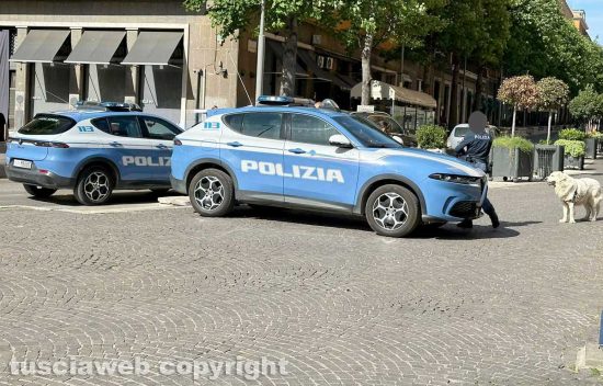 Viterbo - L'intervento della polizia al Sacrario