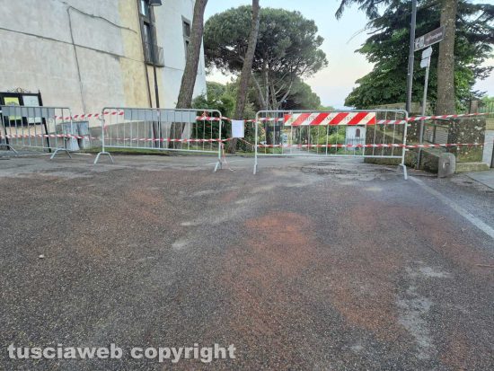 Montefiascone - Perdita di gasolio sulla carreggiata - Via Bandita chiusa al traffico 