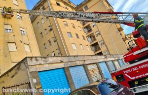 Viterbo - Donna cade in casa e batte la testa, soccorsa dai vigili del fuoco