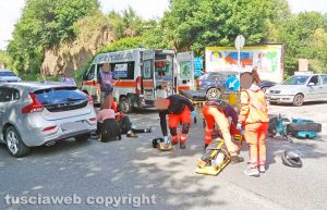 Vetralla - Scontro auto-motorino sulla Cassia