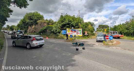 Vetralla - Scontro auto-motorino sulla Cassiav