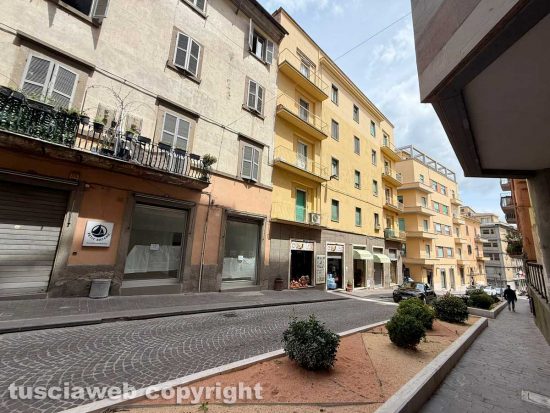 Viterbo - Petit Bateau lascia via Matteotti, il centro storico perde un altro negozio